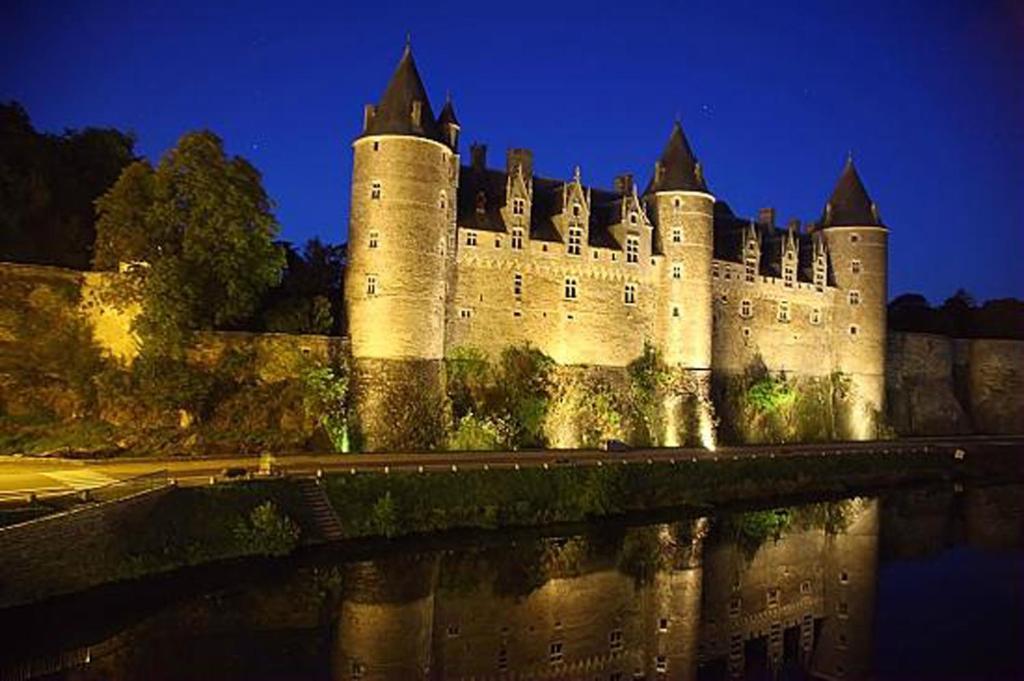 Stone Cottage With Modern Cosy Interior Near To Josselin Perfect Retreat For Writers Or Star Gazers Guegon ภายนอก รูปภาพ
