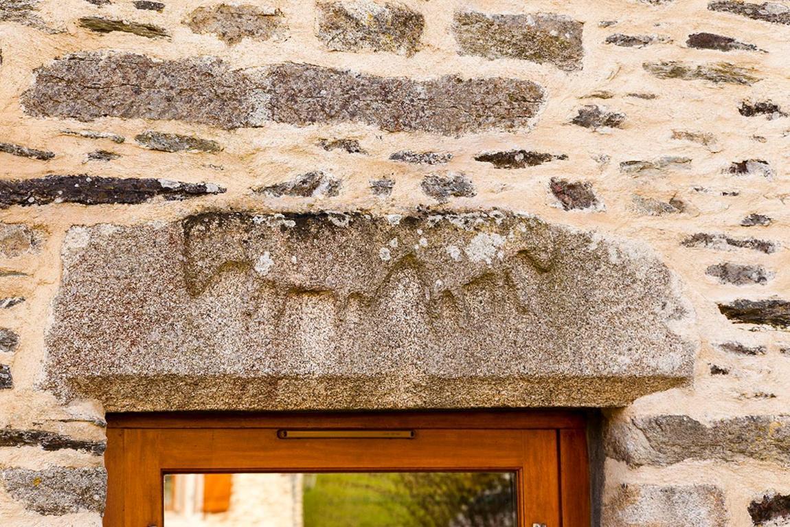 Stone Cottage With Modern Cosy Interior Near To Josselin Perfect Retreat For Writers Or Star Gazers Guegon ภายนอก รูปภาพ